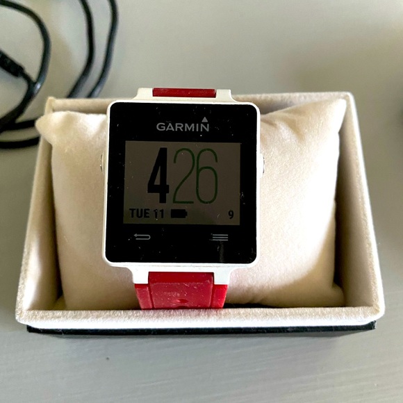 Garmin Vicoactive Smartwatch - 1 Generation - Picture 1 of 3